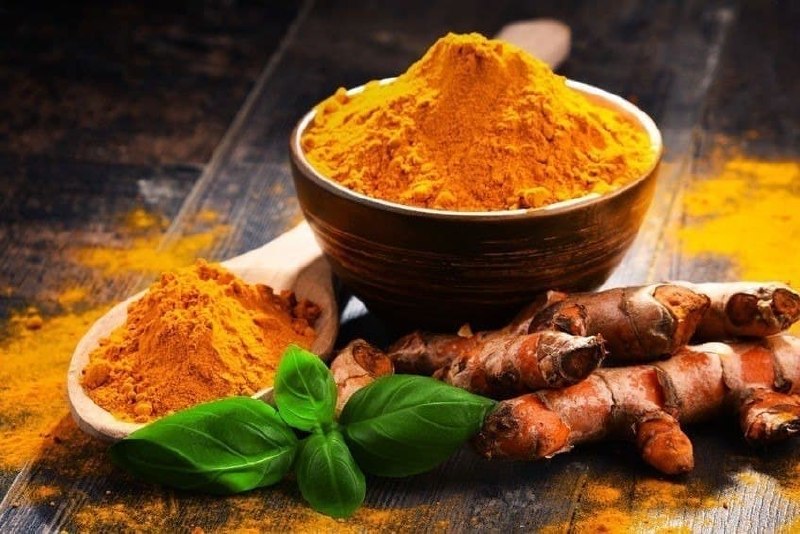 Da Kurkuma den Cholesterinspiegel senkt, antioxidativ wirkt (und somit