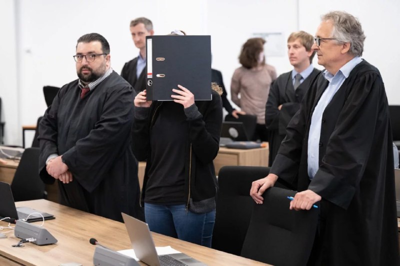 Die verurteilte Linksterroristin Lina Engel muss erneut für sechs