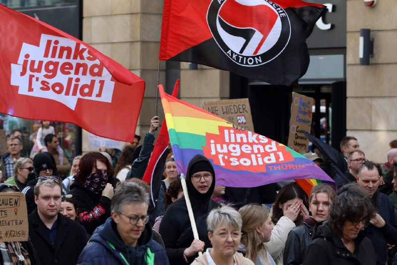 Verwaltungsgerichte schützen den linksextremen NGO-Komplex: Stadt Nürnberg darf in