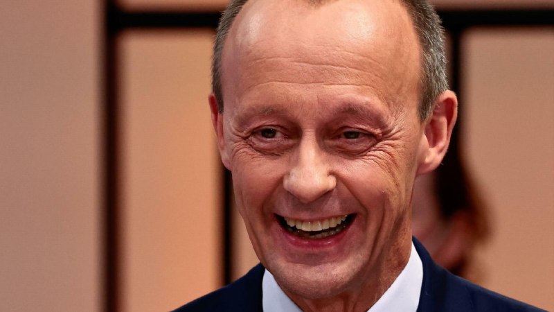 SPD-Mitglieder stimmen Koalitionsvertrag zu und hieven Merz auf den