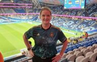 Grünen-Politikerin jettet um die Welt, um im leeren Stadion