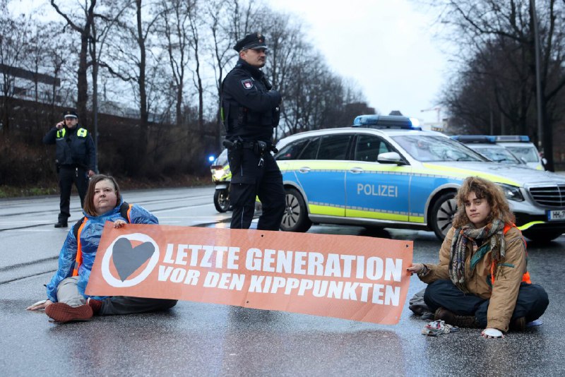 Disziplinarverfahren gegen Klima-Polizistin eröffnetBekanntermaßen strebt die Endzeitsekte 