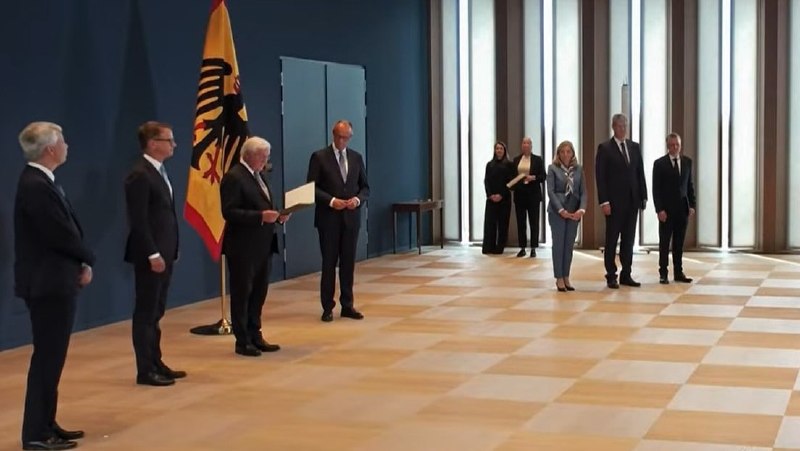 Staatsrechtler: Merz verstößt mit Ministervereidigung gegen Verfassungsrechtð¥Bundespräsident Frank-Walter Steinmeier