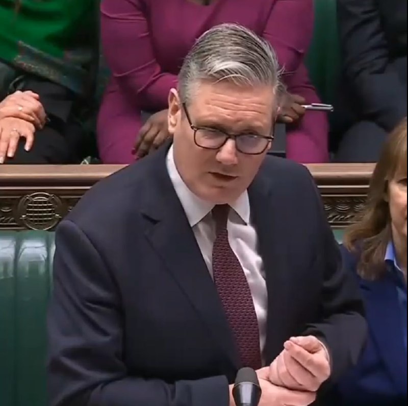 Epstein-Affäre: Keir Starmer zittern während Befragung die Händeð¥Dem britischen