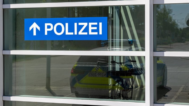 Rheinland-Pfalz: Albaner stürmt Polizeiwache mit Machete und bedroht Beamteð¥Ein