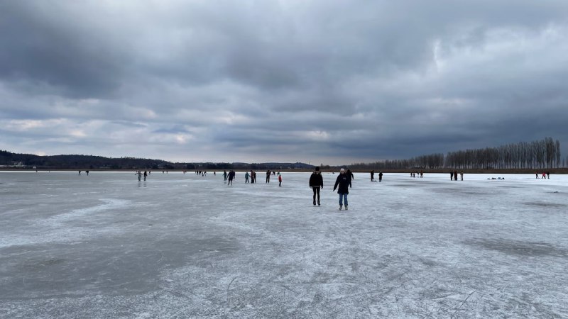 Wegen Klimaerwärmung ð Bodensee friert teilweise zu: Eisflächen wie