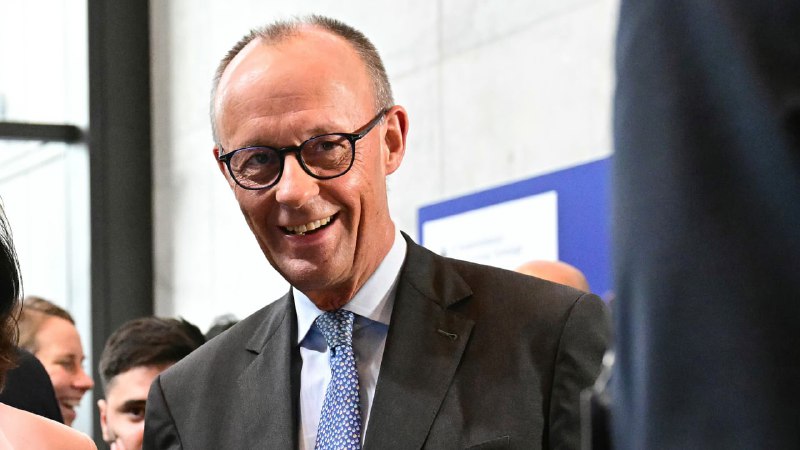 Merz distanziert sich von sich selbst und fordert mehr