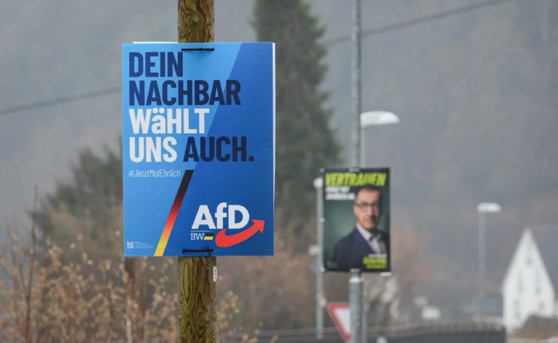 Linksradikale Gruppe greift AfD-Wahlhelfer mit Pfefferspray anIn der Nacht