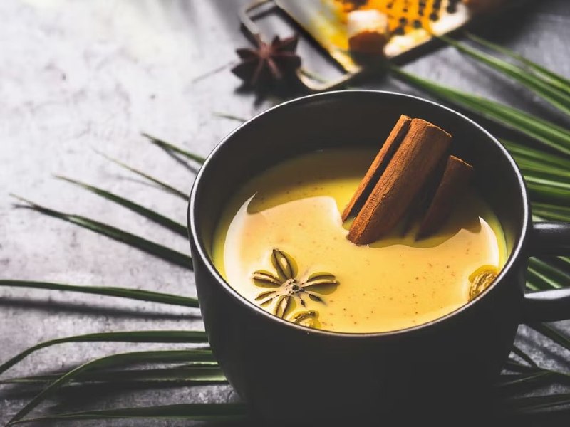 Goldene Milch wird traditionell bei Sodbrennen, Schlafstörungen, Zwölffingerdarmgeschwüren, Asthma,