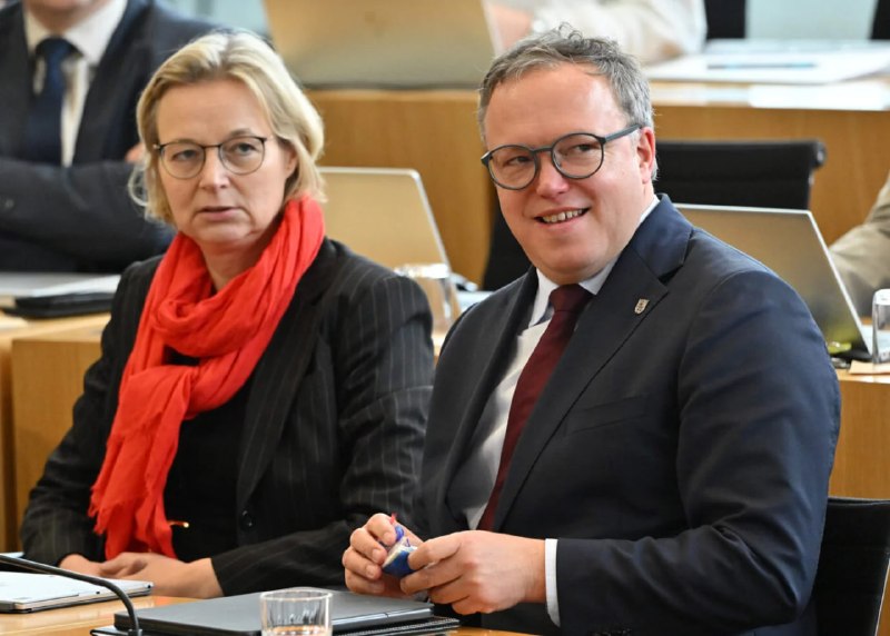 Kommunisten unter sich: BSW stellt sich in KI-Affäre hinter