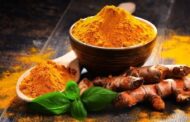 Da Kurkuma den Cholesterinspiegel senkt, antioxidativ wirkt (und somit