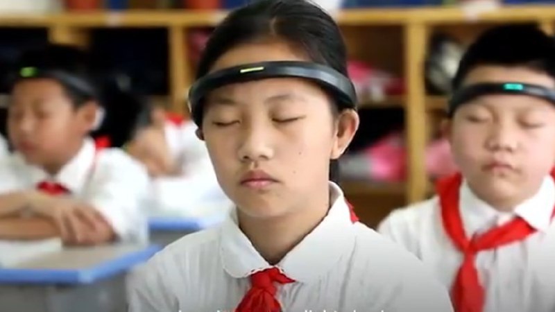 ð¨ð³ Chinesische Lehrer überwachen Gehirnwellen ihrer SchülerWestlichen Autokraten läuft