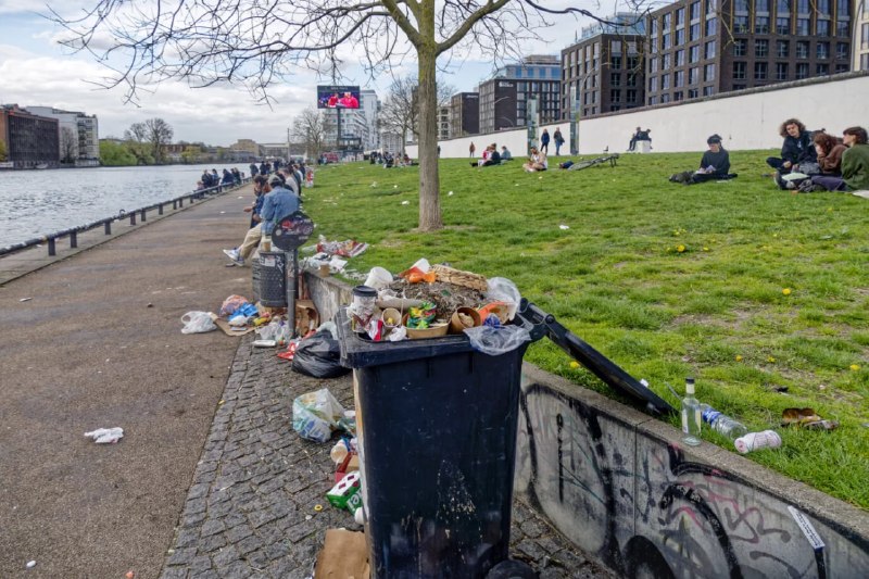 Shithole Berlin: Touristen sollen Müll aus der Spree fischenð¤¡Der