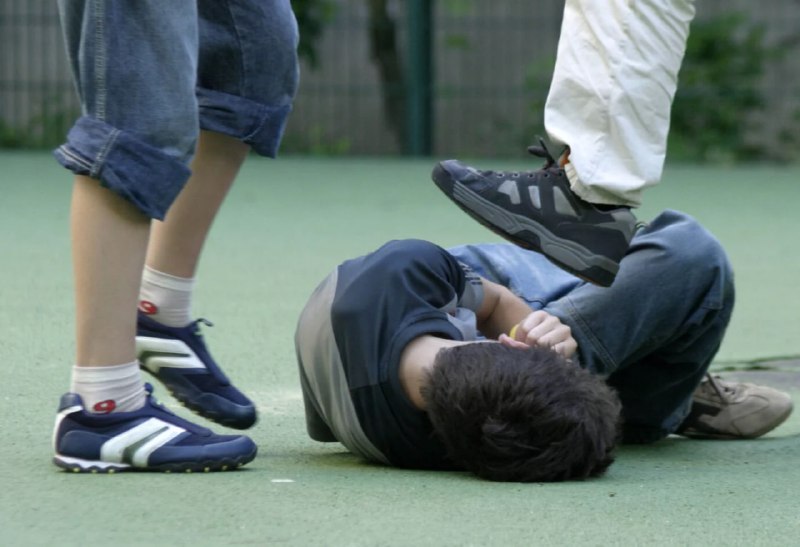 20 Linke schlagen Jugendliche in Dresden brutal zusammenZwei 15