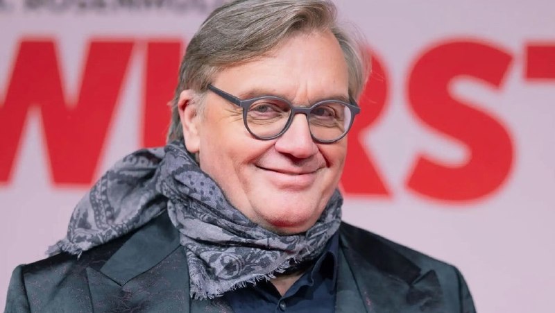 Schwuler Komiker wird Sachverständiger in Anhörung zu AfD-Verbotð¤¡Der Komiker