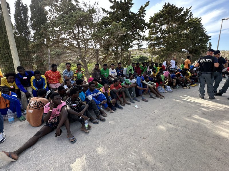 Ausnahmezustand auf Lampedusa. Tausende Migranten befinden sich derzeit auf