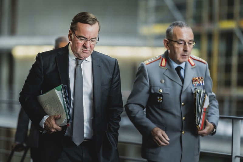 Bundeswehr im Funkloch: Milliardenteurer Digitalfunk flopptDeutschland steht mit der