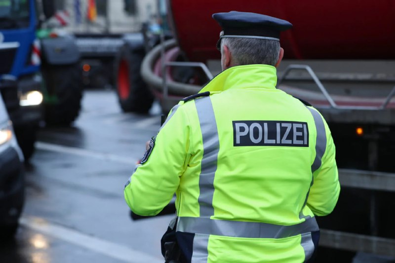 In Berlin hat ein Gericht erstmals Polizisten auf Basis