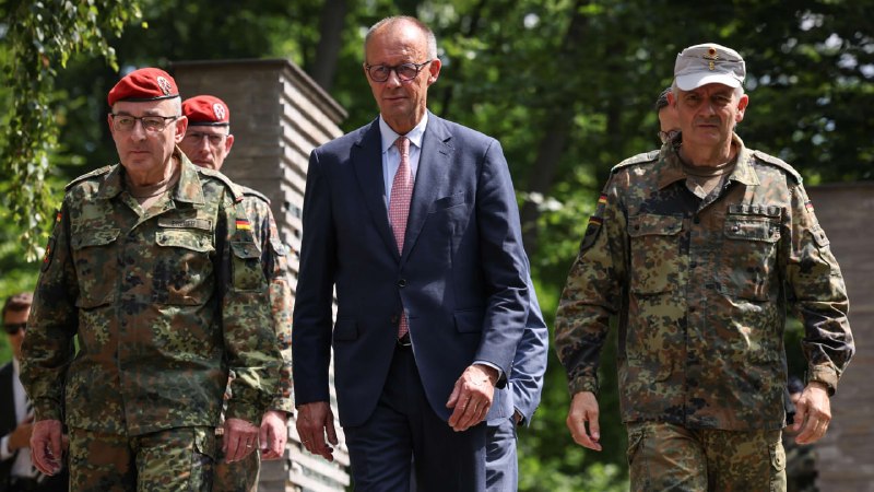 Grundrechte-Report 2026 warnt vor zunehmender MilitarisierungSeit mittlerweile fast dreißig