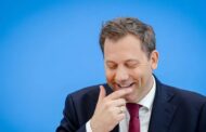 Elterngeld-Kürzung und Kindergeld-Export benachteiligen deutsche ElternWas für eine Sauerei: