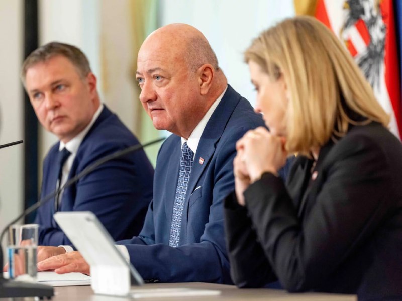 Österreich beschließt Social-Media-Verbot für MinderjährigeÖsterreichs Bundesregierung hat ein Social-Media-Verbot